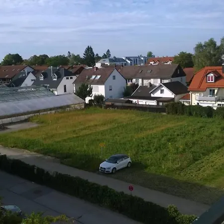 Heimeliges Apartment In Unterhaching Bei Muenchen انترهاشنغ
