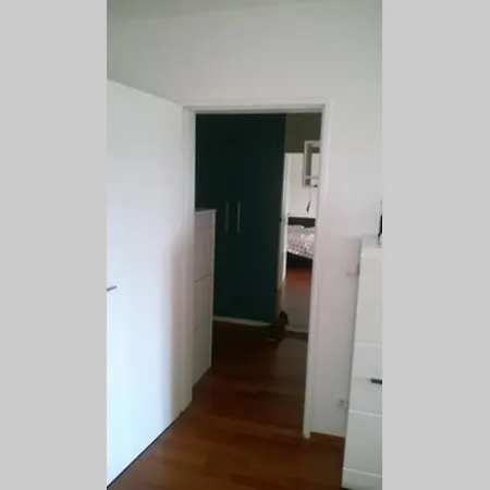Heimeliges Apartment In Unterhaching Bei Muenchen شقة